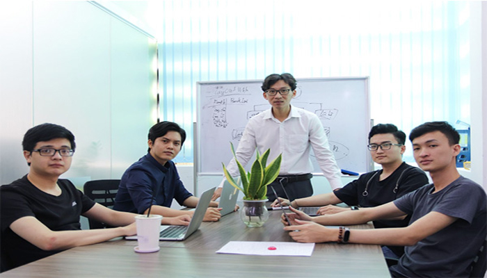 Doi ngu nhan vien lap trinh website chuyen nghiep day dan kinh nghiem Đội ngũ nhân sự lập trình website chuyên nghiệp, dày dặn kinh nghiệm